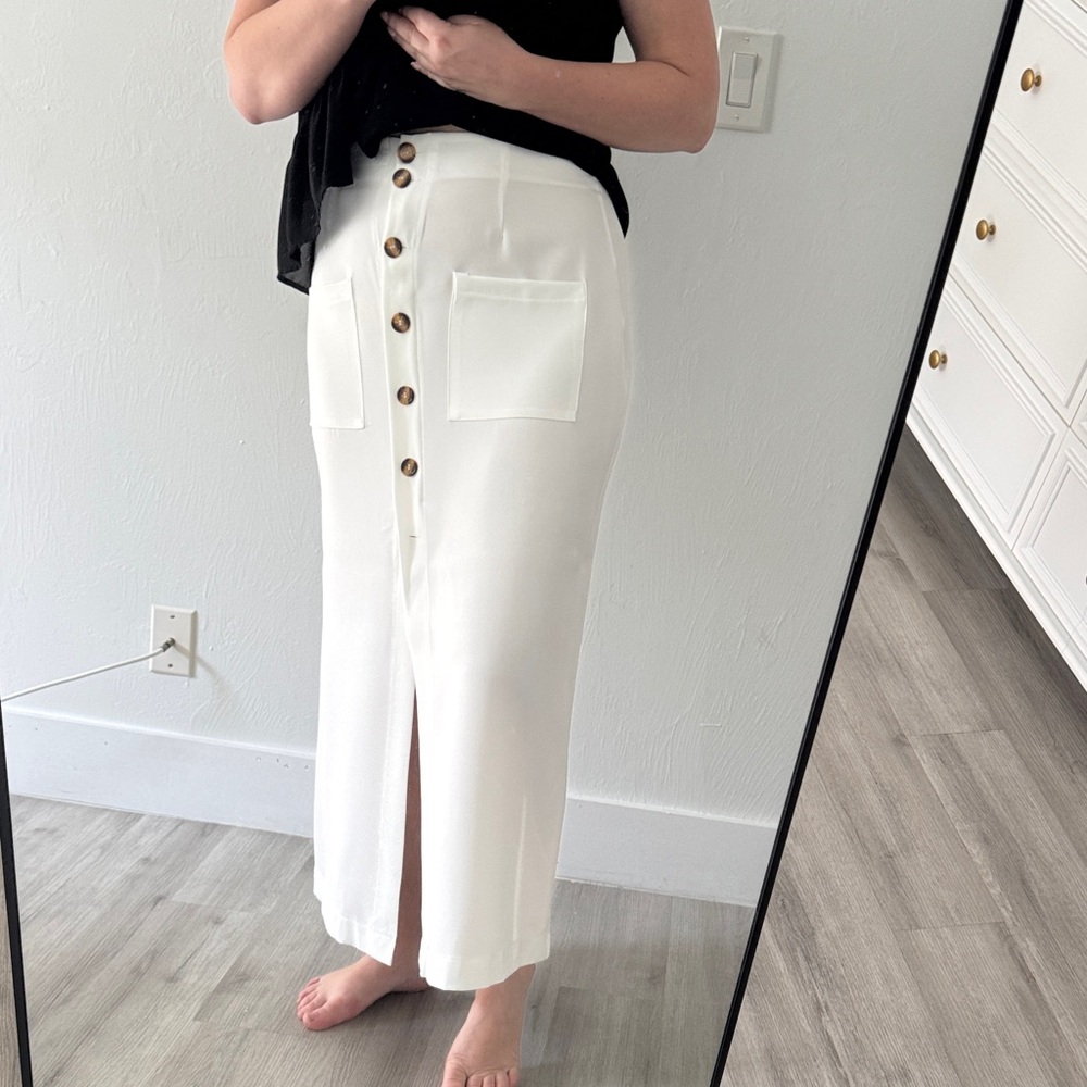Elegant White Button-Front Skirt